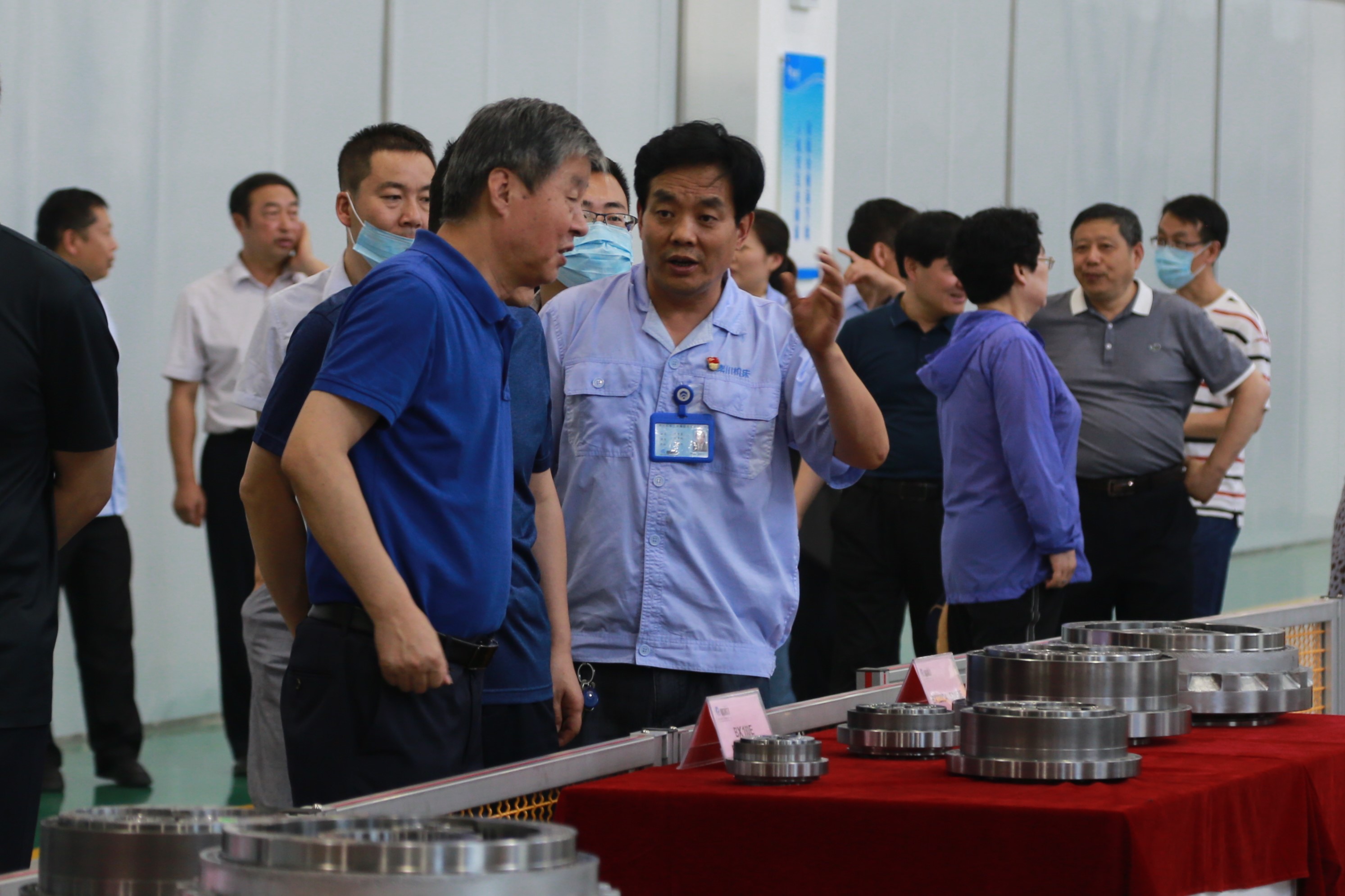 咸陽市政協(xié)主席汪文展一行蒞臨秦川集團專題調(diào)研