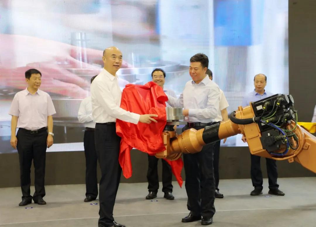 秦川集團(tuán)機(jī)器人減速器數(shù)字化項(xiàng)目投用 劉國中省長(zhǎng)出席揭幕儀式