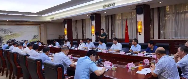 嚴(yán)鑒鉑董事長(zhǎng)赴漢中秦川業(yè)務(wù)板塊調(diào)研，與漢中市委市政府座談