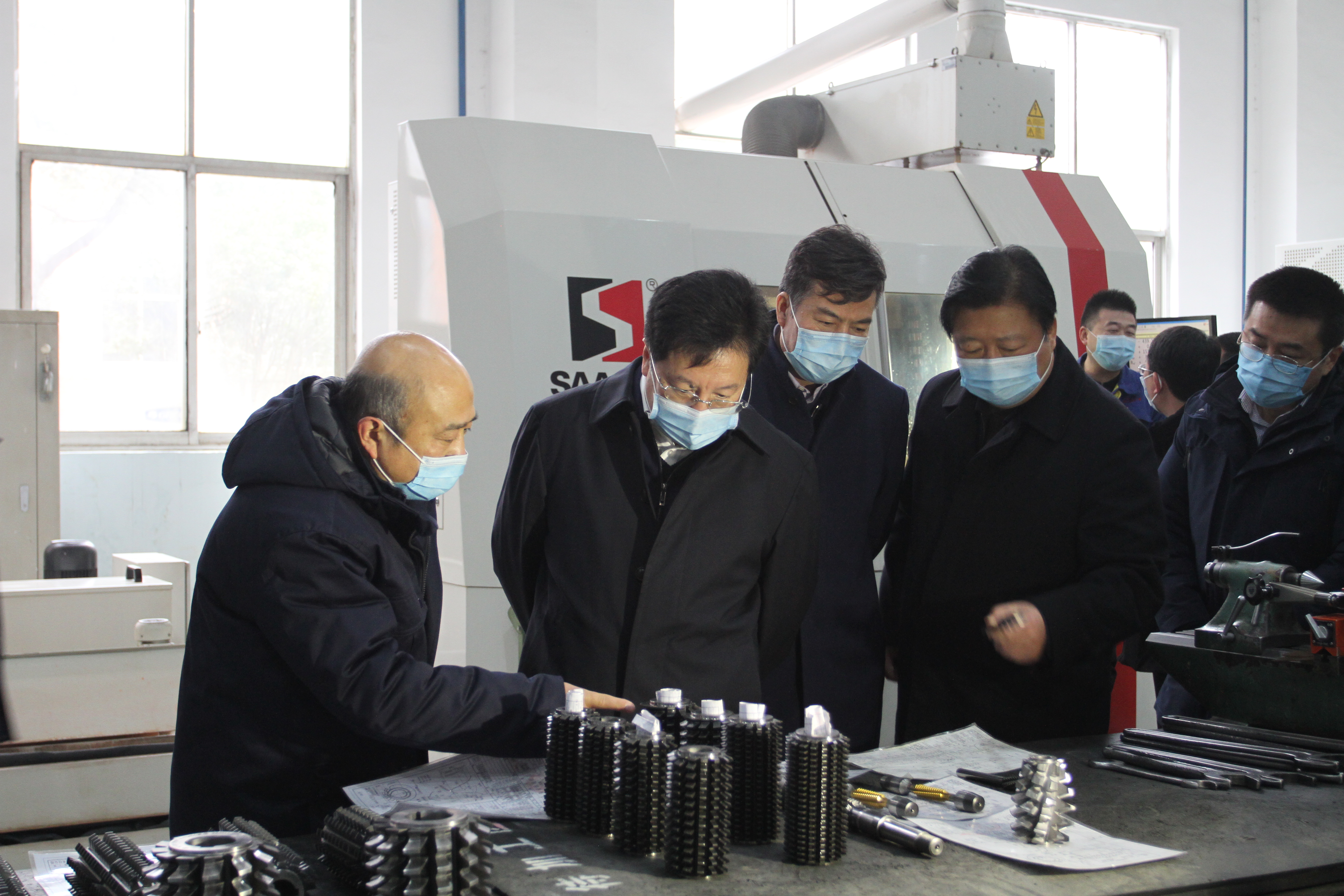 陜西省委副書記胡衡華蒞臨秦川集團在漢企業(yè)調(diào)研