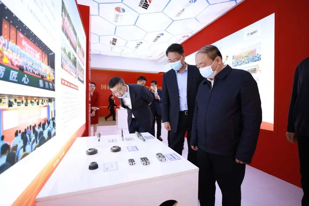 陜西省委常委、組織部長(zhǎng)張廣智蒞臨秦川集團(tuán)展位