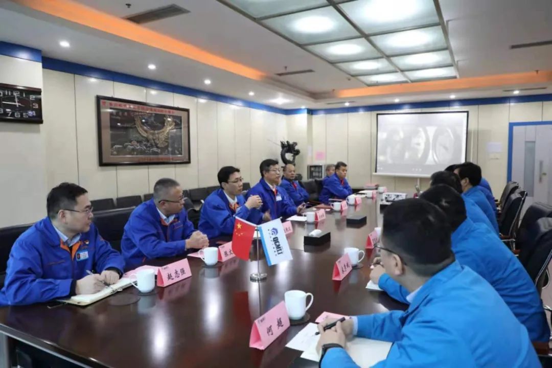 法士特集團(tuán)領(lǐng)導(dǎo)干部到秦川集團(tuán)參觀(guān)交流