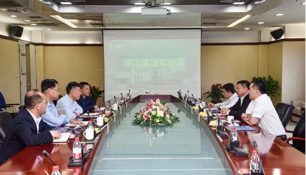 嚴(yán)鑒鉑董事長(zhǎng)與寧波江豐電子董事長(zhǎng)姚力軍座談交流