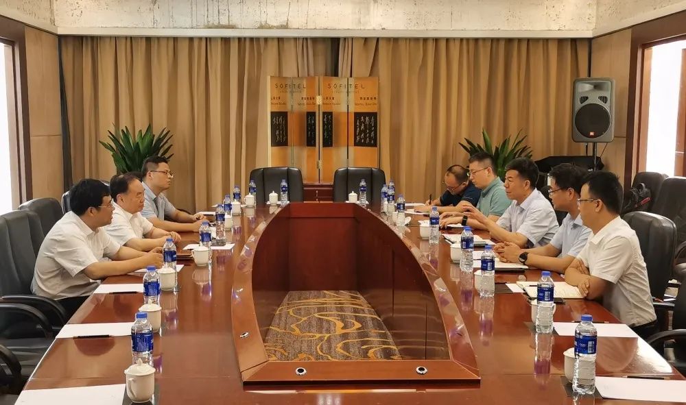 嚴鑒鉑董事長與周濟院士、陳吉紅董事長座談交流